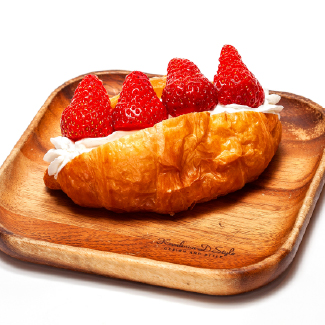 クロワッサンサンドいちご