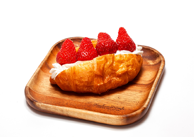 クロワッサンサンドいちご