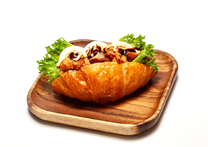 クロワッサンサンド照り焼きチキン